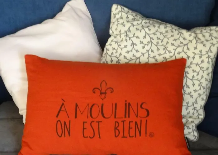 Studio Moderne Avec Jolie Vue